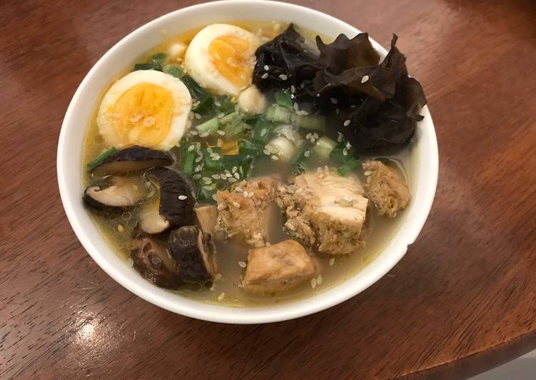 Ramen con hongos shiitake