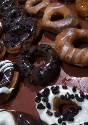 A picture of Donuts.
