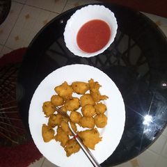A picture of Mashed potato bhajia.