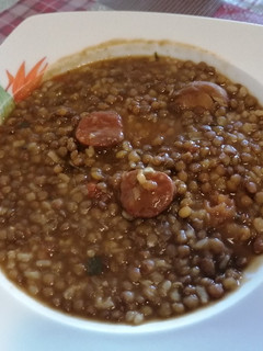 Una foto de 16.Lentejas express con arroz integral
