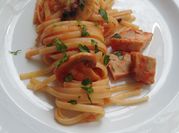 Una foto di filetto ai funghi