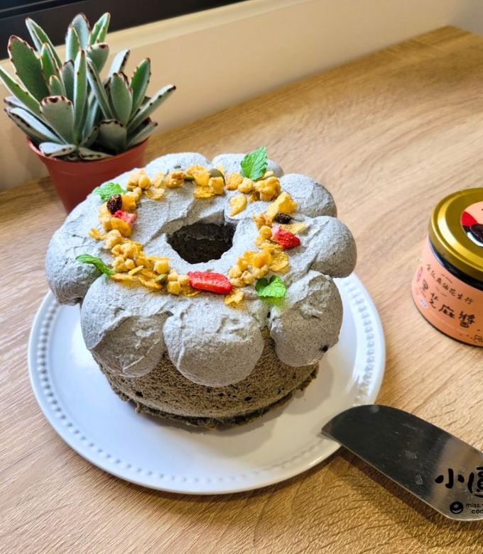 香氣十足的黑芝麻戚風蛋糕 的食譜成品照片