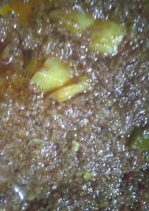 A picture of Qeema Aloo.