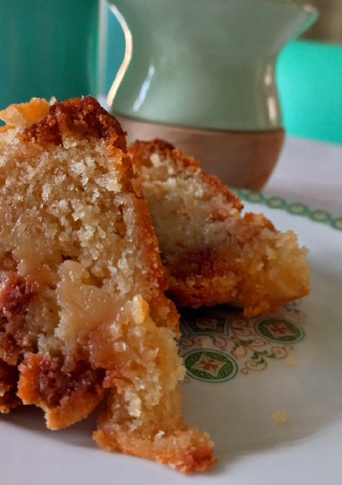 Una foto de Budín húmedo con chips de dulce de leche