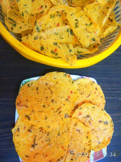 आलू के पापड़ (Aloo ke papad recipe in hindi) रेसिपी मुख्य फोटो