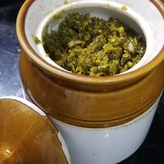 A picture of Garlic chilly pickle.