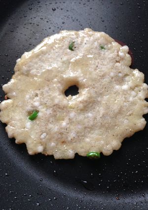 A picture of Sabudana Thalipeeth.