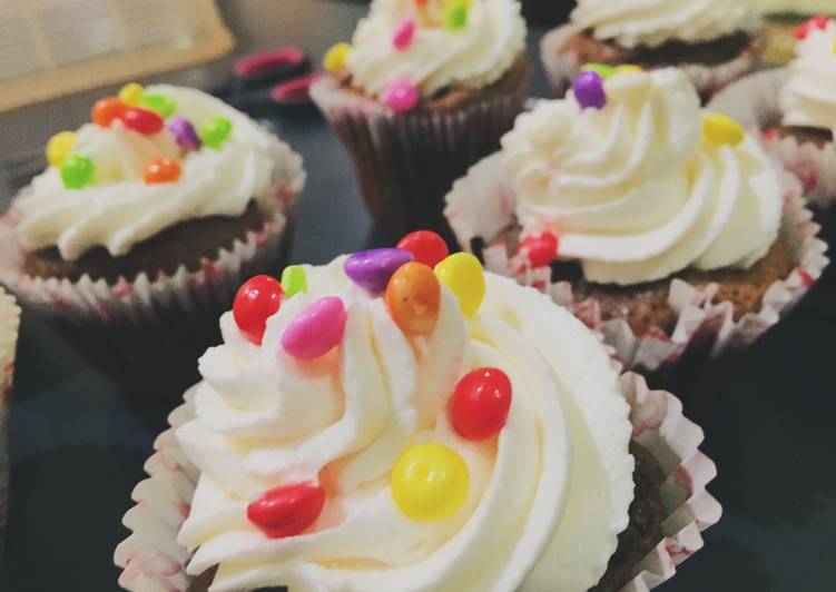 Chocolate cupcake with creamcheese frosting