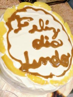 Una foto de Torta fácil manjar-Durazno