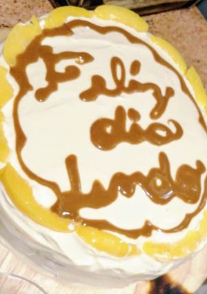 Una foto de Torta fácil manjar-Durazno