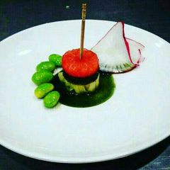 A picture of Scanted mint fruits skewer.