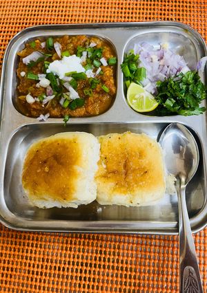 A picture of Butter Pav Bhaji.