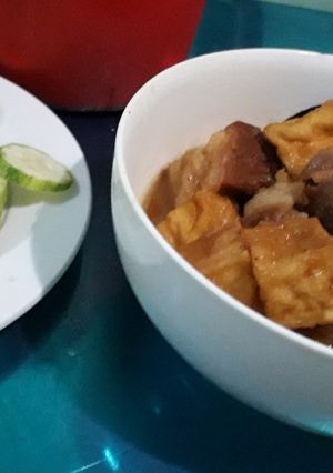Hình của món Thịt kho đậu hũ.