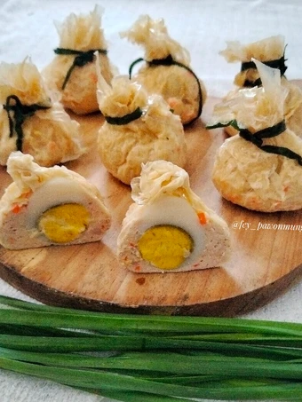 Cara Sederhana Membikin Resep  Ekkado Ayam Telur Puyuh Kukus MPASI (9m+) yang Enak, Enak Banget