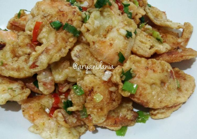 Langkah Mudah untuk Membuat 30. Udang goreng tepung cabe garam yang Enak Banget