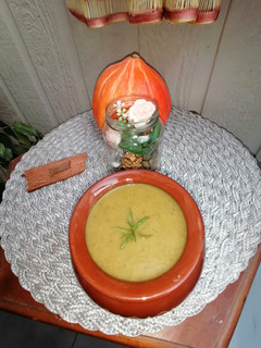 Une photo de Velouté de champignons aux curcuma et curry