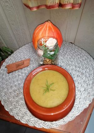 Une photo de Velouté de champignons aux curcuma et curry