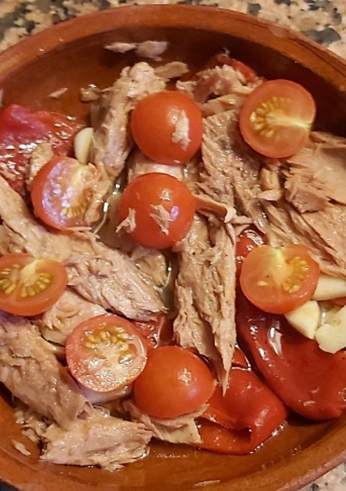 Una foto de Filetes de melva con guarnición