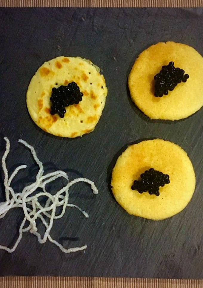 Una foto de Blinis con caviar (by Marieta)