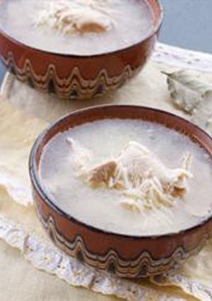 A picture of Chicken and vermicelli soup - shorbet djej.