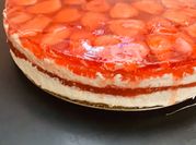 Kép erről: tejszín mascarpone epres torta