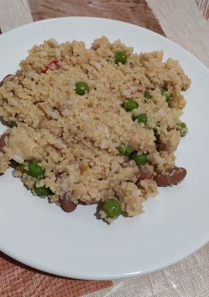 Una foto de Cous cous con legumbres (receta de aprovechamiento)