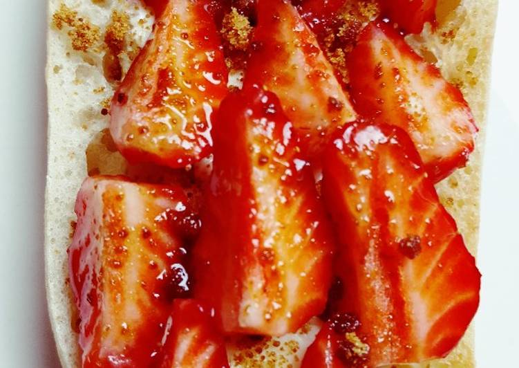 Comment Servir Tartine de fraises au sucre