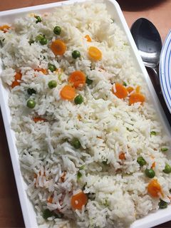 صورة لوصفة ارز بالبسلة والجزر 😋