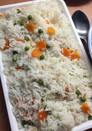 صورة لوصفة ارز بالبسلة والجزر 😋