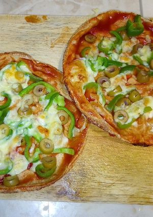 صورة لوصفة بيتزا بالخبز 🍕🍞