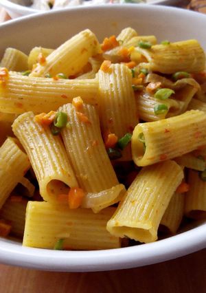A picture of Stir fried rigatoni.