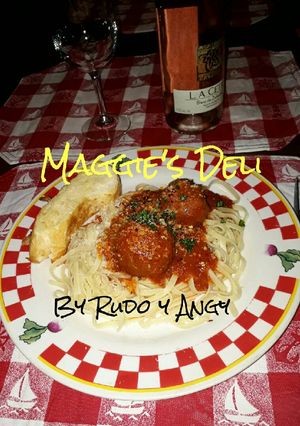 A picture of Meatballs and Spaghetti in Ragú Sauce.