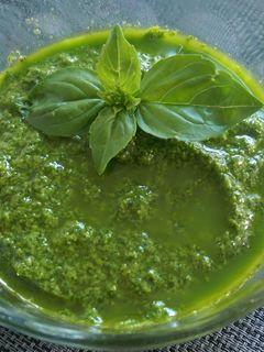 O poză a rețetei Sos pesto.