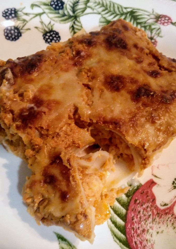 Una foto de Canelones de Cuaresma con salsa de frutos secos