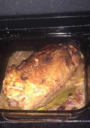Una foto de Cerdo relleno con jamón, queso y frutos rojos