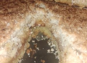 Una foto de Tarta de membrillo y manzana con cubierta crocante de coco 🌴