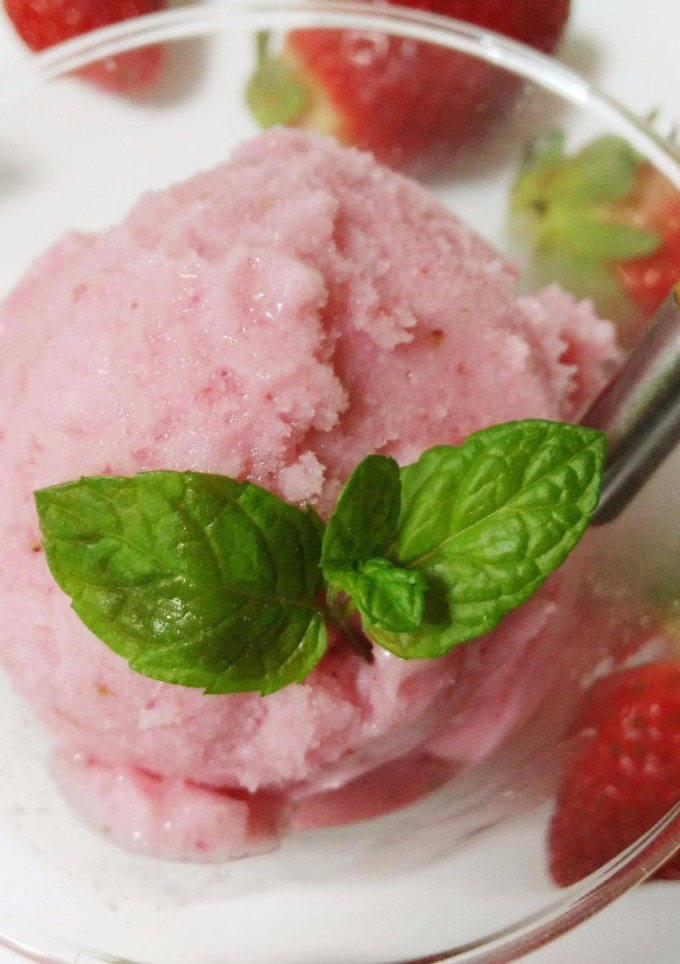 Una foto de Helado de fresas con leche de espelta con Thermomix