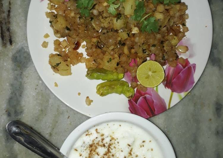Easiest Way to Make Yummy Sabudana khichdi with indori zayka