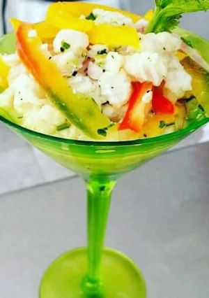 Una foto de ceviche al estilo del cheff.