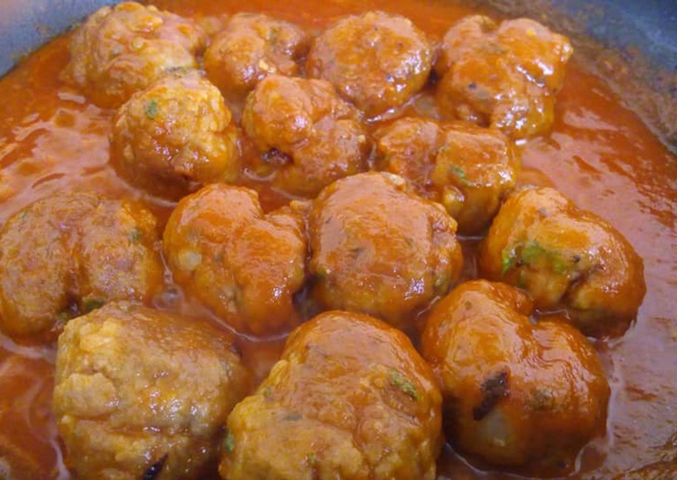 Albóndigas en salsa de tomate