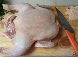 Una foto de Como trozar un pollo de forma fácil