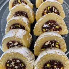 A picture of Almond and date roll.