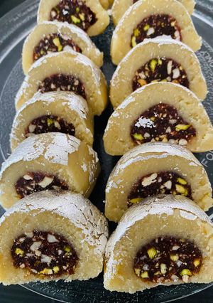 A picture of Almond and date roll.