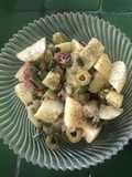 Ensalada de papa con aceitunas y alcaparras