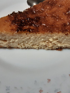 Una foto de Tarta de queso y turrón
