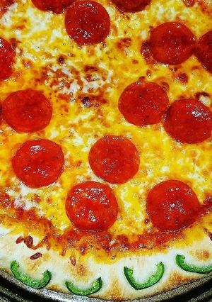 A picture of Jalapeno Popper Stuffed Crust Pizza.