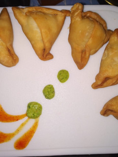 સમોસા(samosa in Gujarati) રેસીપી મુખ્ય ફોટો