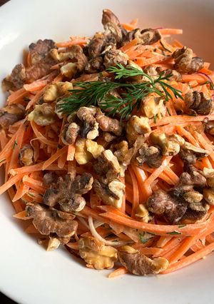 A picture of Carrot, Dill & Walnuts Salad.