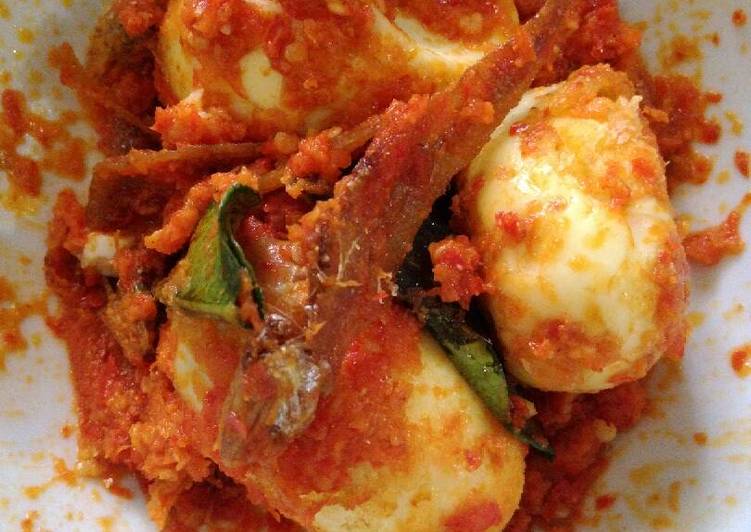 Resep Balado Telur dan Ikan Asin, Bisa Manjain Lidah