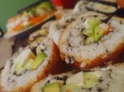 Una foto de arroz surimi
